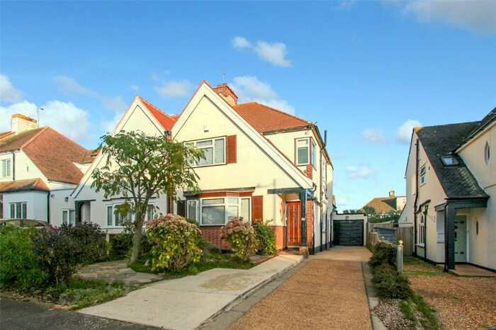 4 Bedroom Semi-Detached House To Rent In Berkeley Gardens, Leigh-on-Sea, Essex, SS9