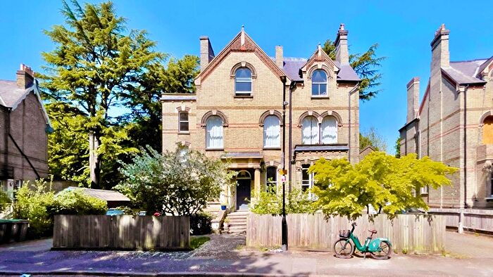 2 Bedroom Apartment To Rent In Bishopswood Road, Highgate, N6