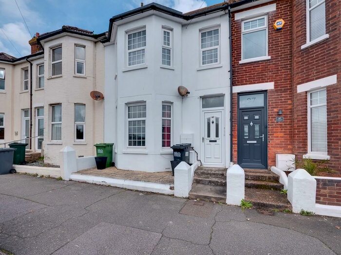 1 Bedroom Ground Flat To Rent In Station Road, Polegate, East Sussex, BN26