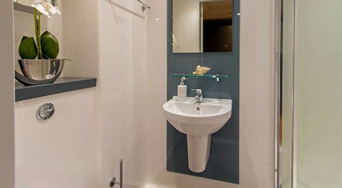 1 Bedroom Flat To Rent In Belgrave Street, Leeds, LS2