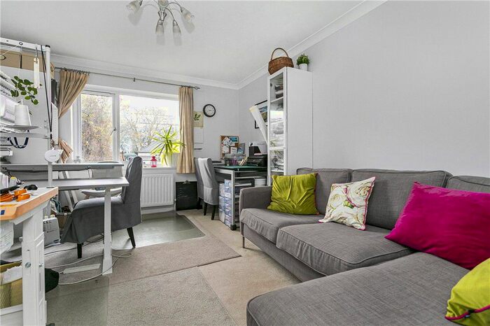 2 Bedroom Flat To Rent In Gainsborough Court, Chaseley Drive, Chiswick, W4