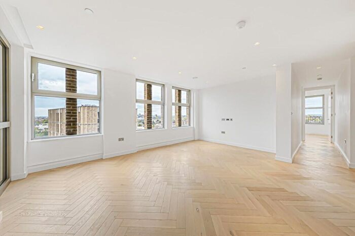 3 Bedroom Flat To Rent In Middle Yard, Oberman Road, NW10