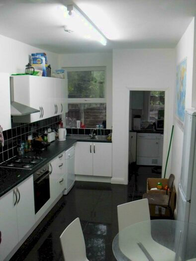 5 Bedroom Terraced House To Rent In Lombard Grove, Fallowfield, M14