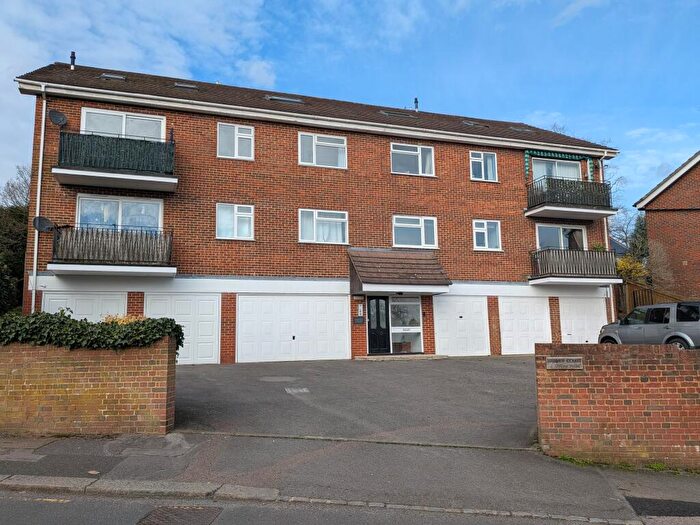 2 Bedroom Apartment To Rent In Oxford Road, Redhill, RH1