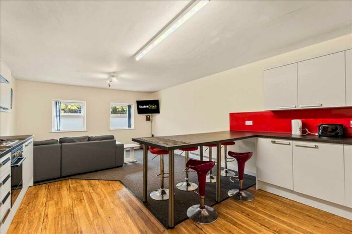 6 Bedroom Apartment To Rent In Harwell Street, Plymouth, PL1