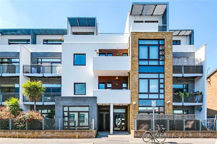 2 Bedroom Flat For Sale In Kimberley Road, Queens Park, NW6