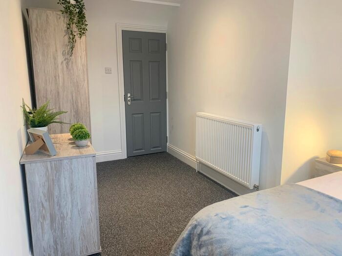 1 Bedroom Property To Rent In Southbridge Place, Croydon CR0