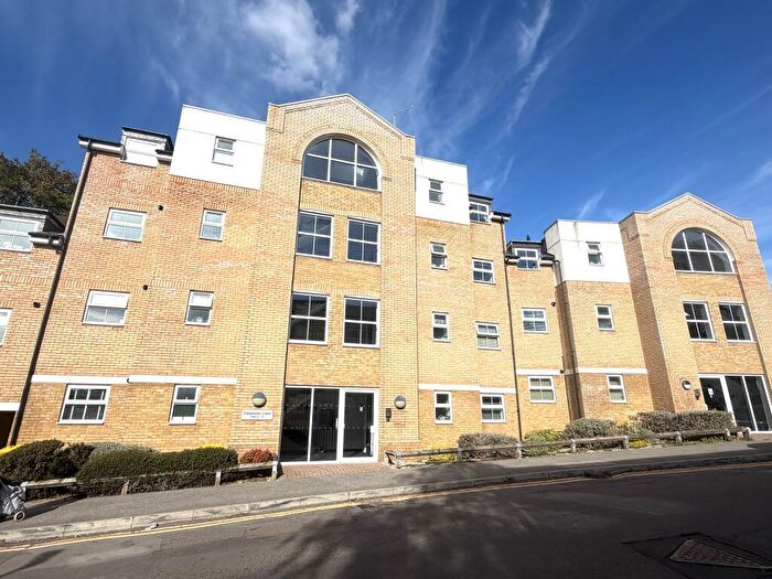 2 Bedroom Flat To Rent In Freemans Court, Rushden, NN10