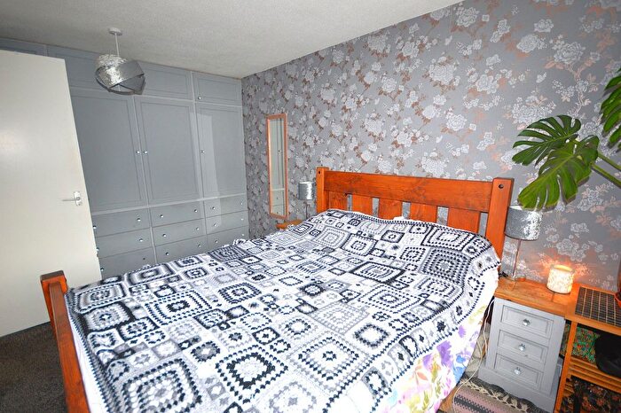 3 Bedroom Terraced House For Sale In Lon Ceirios, Newtown, Powys, SY16