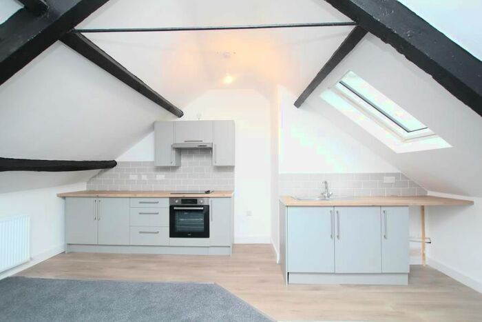 3 Bedroom Flat To Rent In Church Street, Banwell, BS29