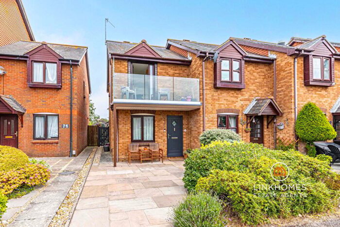 2 Bedroom End Of Terrace House For Sale In Labrador Drive, Poole, BH15