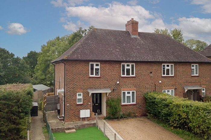 1 Bedroom Flat For Sale In Roundhill Way, Guildford, GU2