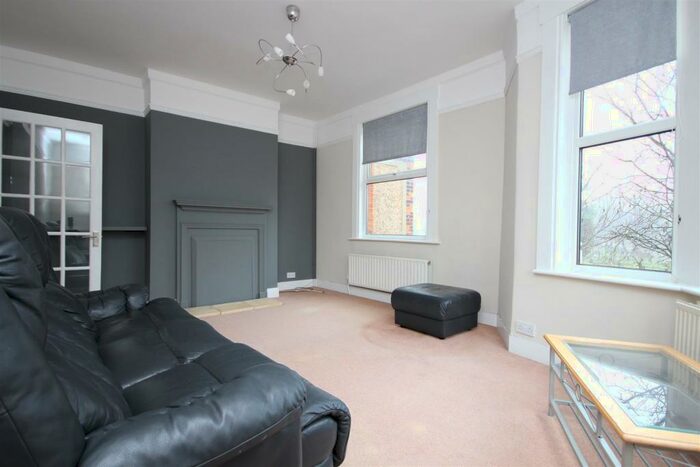 4 Bedroom Maisonette To Rent In Roundwood Road, Harlesden, NW10