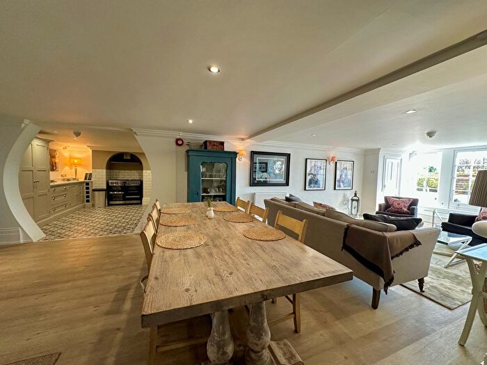 2 Bedroom Flat For Sale In The Beach, Walmer, Deal, Kent, CT14