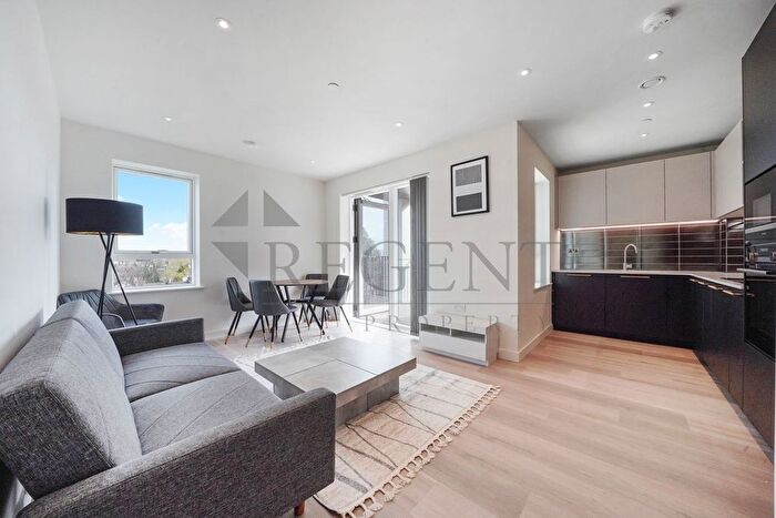 2 Bedroom Flat To Rent In Azure House, Brook Road, N8