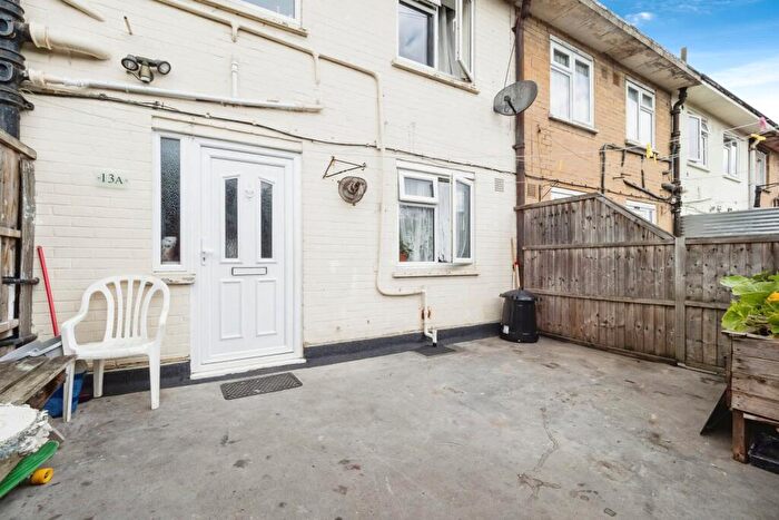 2 Bedroom Flat For Sale In Tadworth Parade, Hornchurch, RM12