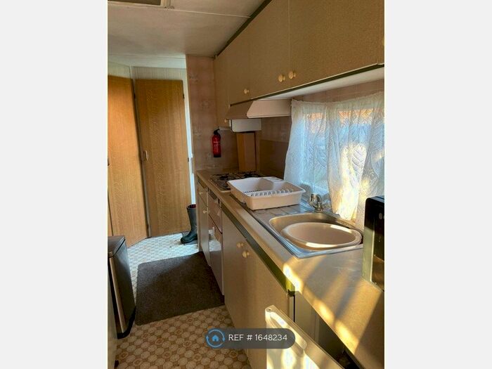 2 Bedroom Mobile/park Home To Rent In Barkham, Wokingham, RG40