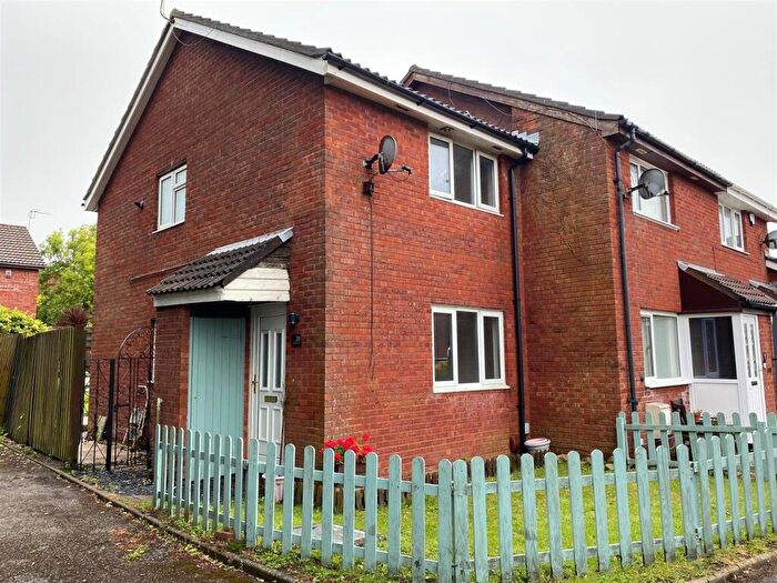 2 Bedroom End Of Terrace House To Rent In Meadowcroft, Rhoose, Barry, CF62