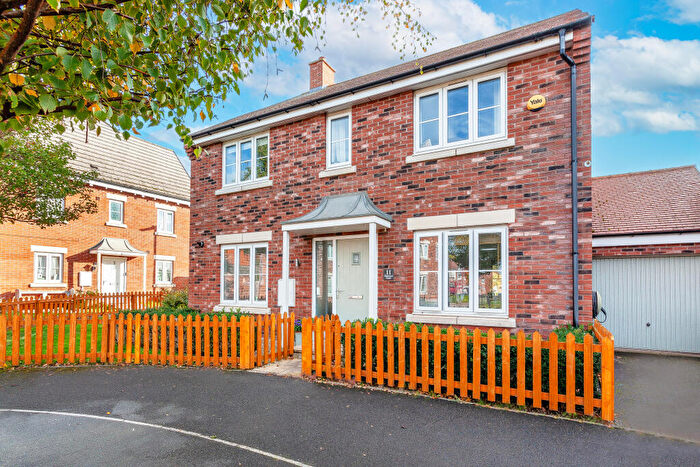 4 Bedroom Detached House For Sale In Washpool Road, Bishops Cleeve For Sale, GL52