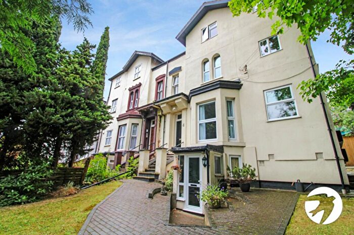 2 Bedroom Flat To Rent In Cobham Terrace, Bean Road, Greenhithe, Kent, DA9