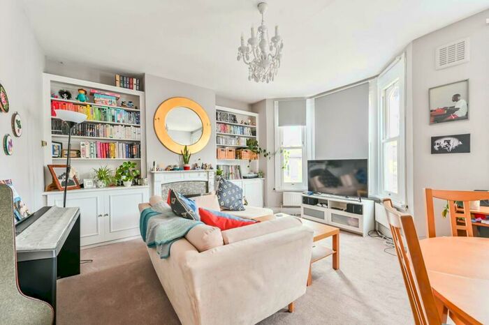 2 Bedroom Flat To Rent In Harbut Road, Battersea, SW11