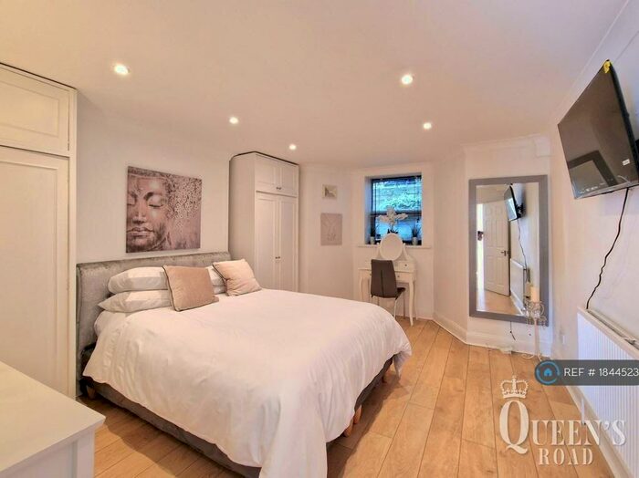 1 Bedroom Flat To Rent In Queens Road, Brentwood, CM14