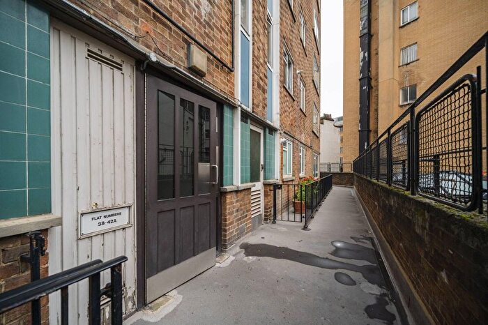 3 Bedroom Flat To Rent In Chapel Street, Marylebone, London, NW1