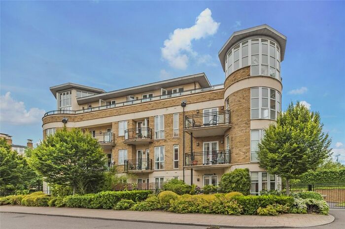 3 Bedroom Flat To Rent In Melliss Avenue, Kew Riverside, TW9