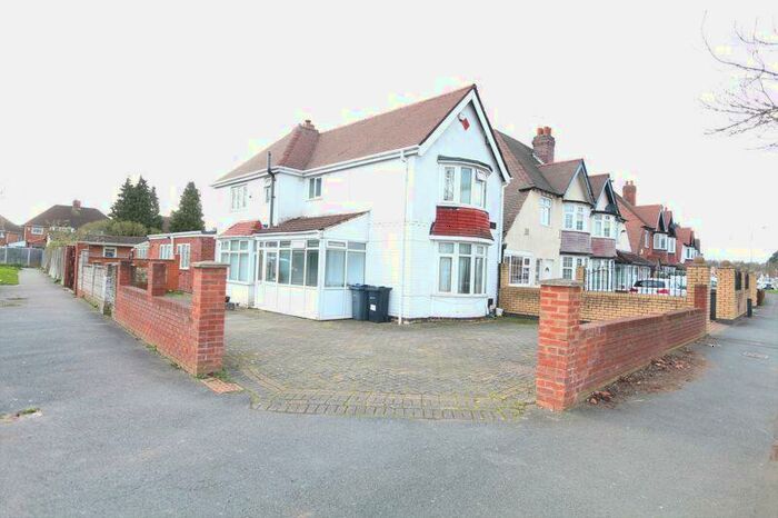 4 Bedroom Detached House For Sale In Walsall Road, Perry Barr, Birmingham, B42