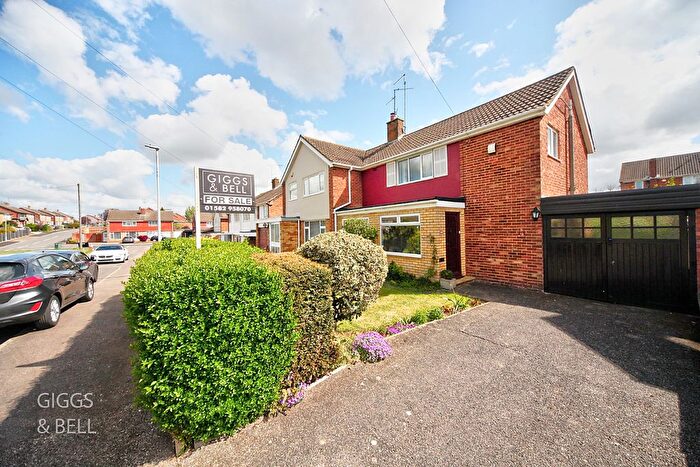 3 Bedroom Semi-Detached House For Sale In Ashfield Way, Luton, Bedfordshire, LU3