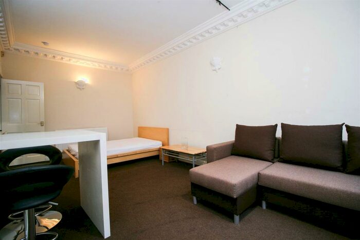 Flat To Rent In St Pauls Mews, St Pauls Square, B3