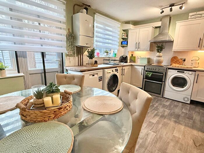 3 Bedroom Terraced House To Rent In Winchester Road, Sandy, SG19