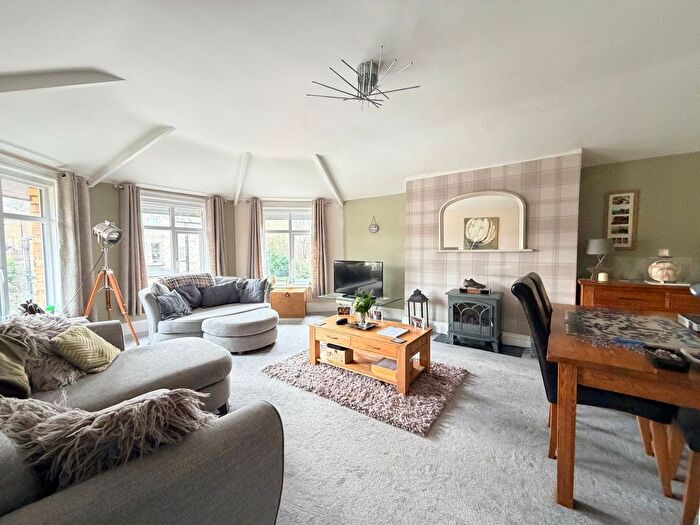 3 Bedroom Flat For Sale In Westbourne Road, Tower Flats Westbourne Road, YO11