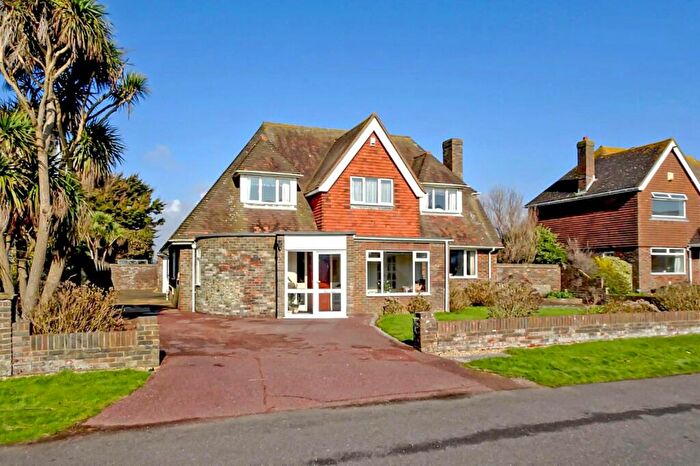 3 Bedroom Detached House To Rent In Coastal Road, East Preston, West Sussex, BN16