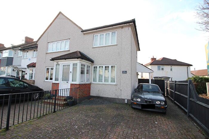 1 Bedroom End Of Terrace House For Sale In Browning Avenue, Worcester Park, KT4