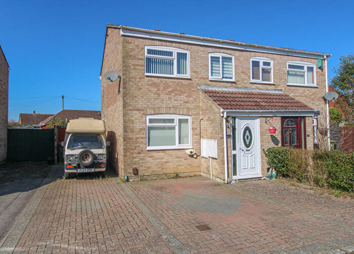 3 Bedroom Semi-Detached House For Sale In Tudor Court, Fareham, PO14
