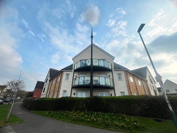 2 Bedroom Flat For Sale In Birch House, Romford, RM3