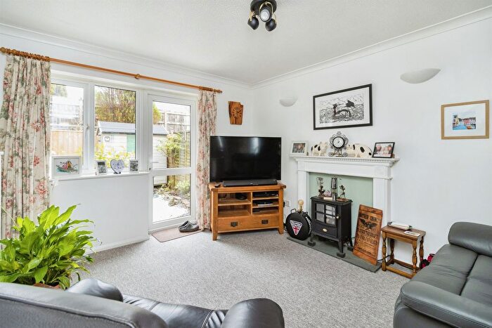 2 Bedroom End Of Terrace House For Sale In Manor Court, South Brent, TQ10