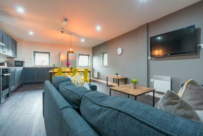 5 Bedroom Flat To Rent In Byron Street, Newcastle, NE2