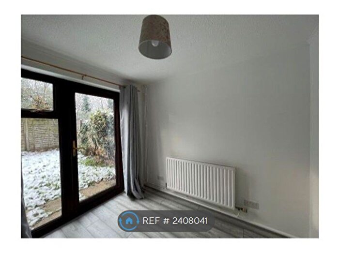 4 Bedroom Semi-Detached House To Rent In Thorpe Way, Cambridge, CB5