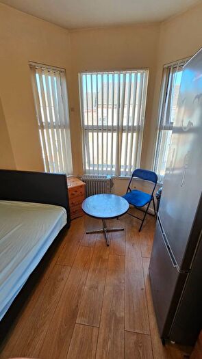 1 Bedroom Studio To Rent In Crawley Road, Town Centre, Luton, Bedfordshire, LU1