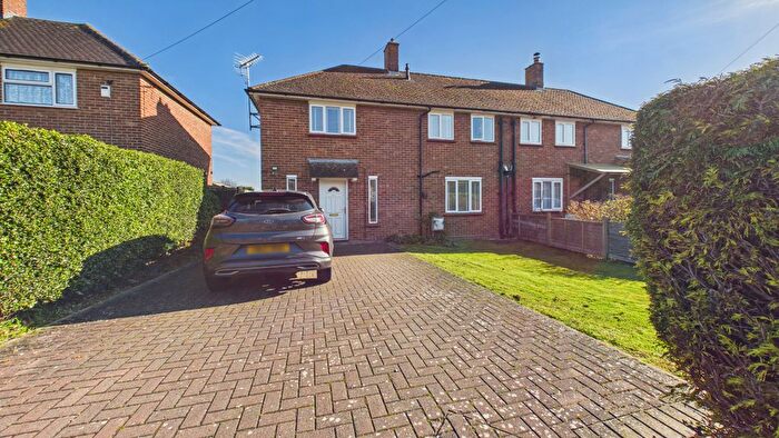 3 Bedroom Semi-Detached House For Sale In Chiltern Avenue, Stone, Aylesbury, Buckinghamshire, HP17