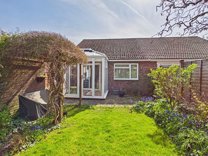 2 Bedroom Semi-detached Bungalow For Sale In Folly Close, Bridgwater, TA5
