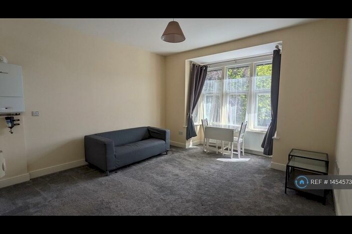1 Bedroom Flat To Rent In Middleton Hall Road, Birmingham, B30