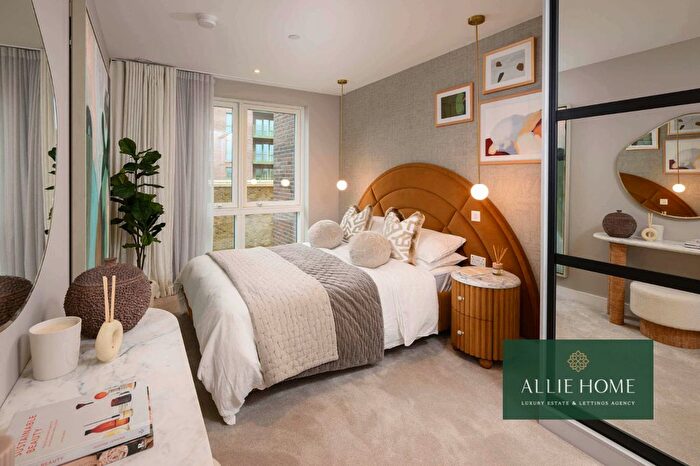 3 Bedroom Flat For Sale In Pegler Square, Birch House, SE3
