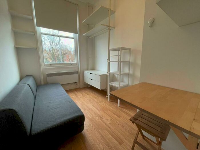 Apartment To Rent In Crossfield Road, Belsize Park, NW3