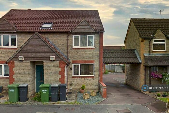 1 Bedroom Flat To Rent In Warmley, Bristol, BS30