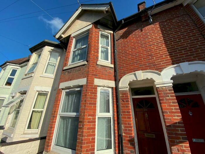 4 Bedroom Terraced House To Rent In Thackeray Road, Southampton, Hampshire, SO17