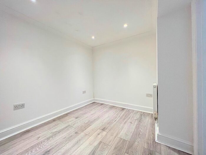 3 Bedroom Flat To Rent In Gloucester Place, Marylebone, London, W1U