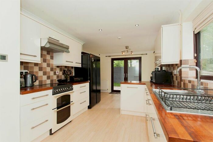 3 Bedroom Bungalow To Rent In Baldwins Close, Bourn, Cambridge, CB23